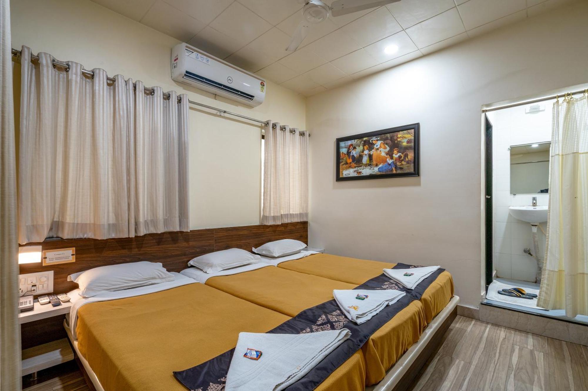 Hotel Darshan Executive Tuljapur Exterior photo