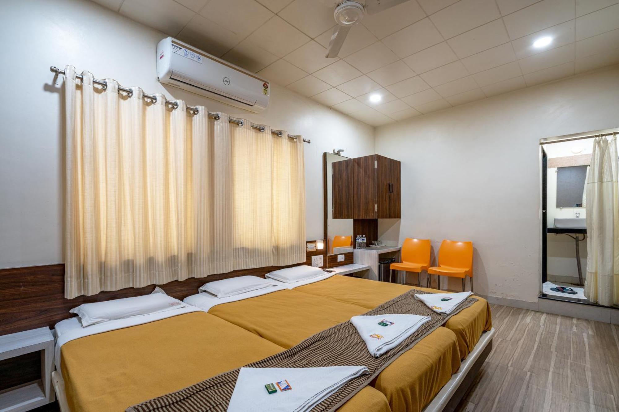 Hotel Darshan Executive Tuljapur Exterior photo
