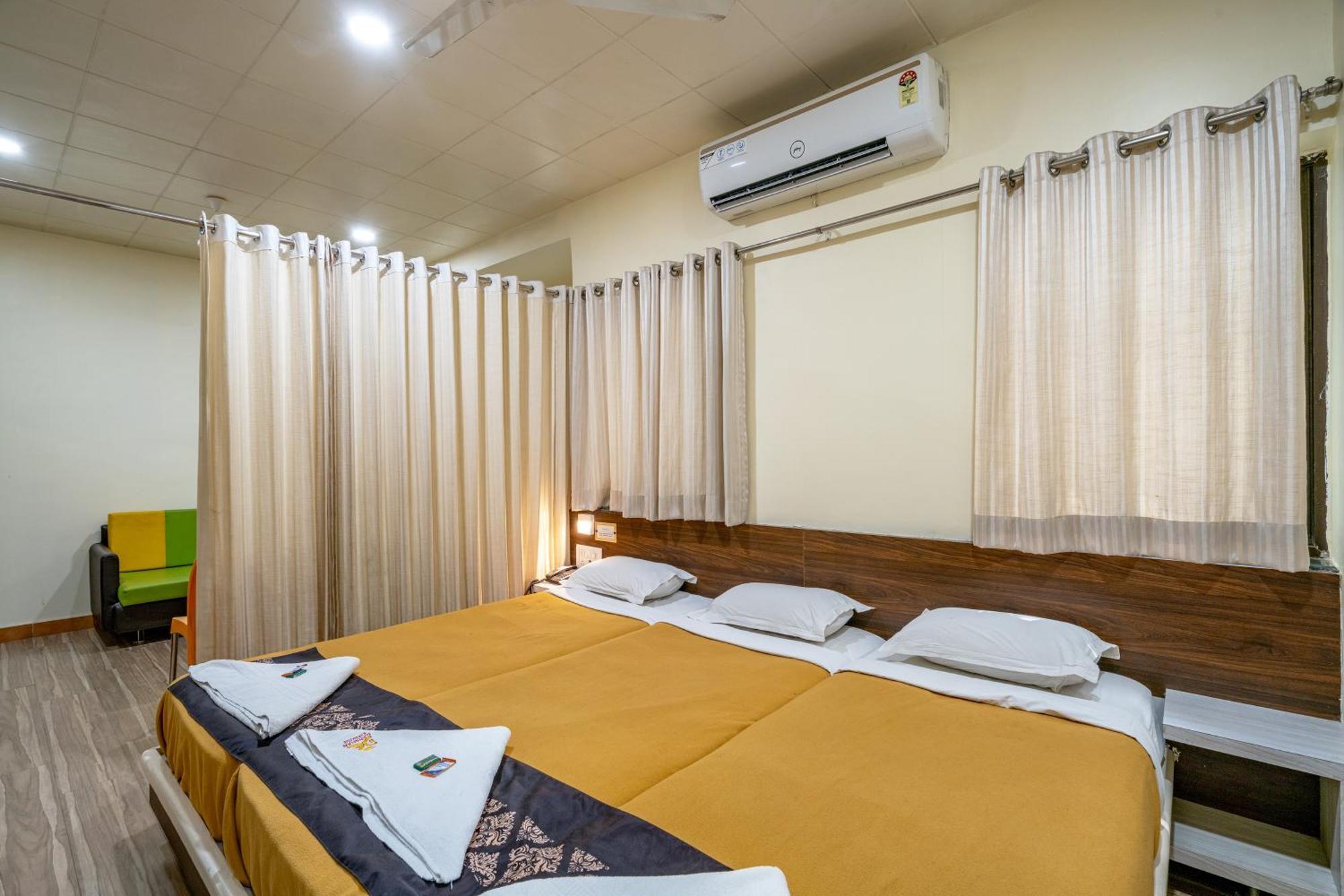 Hotel Darshan Executive Tuljapur Exterior photo