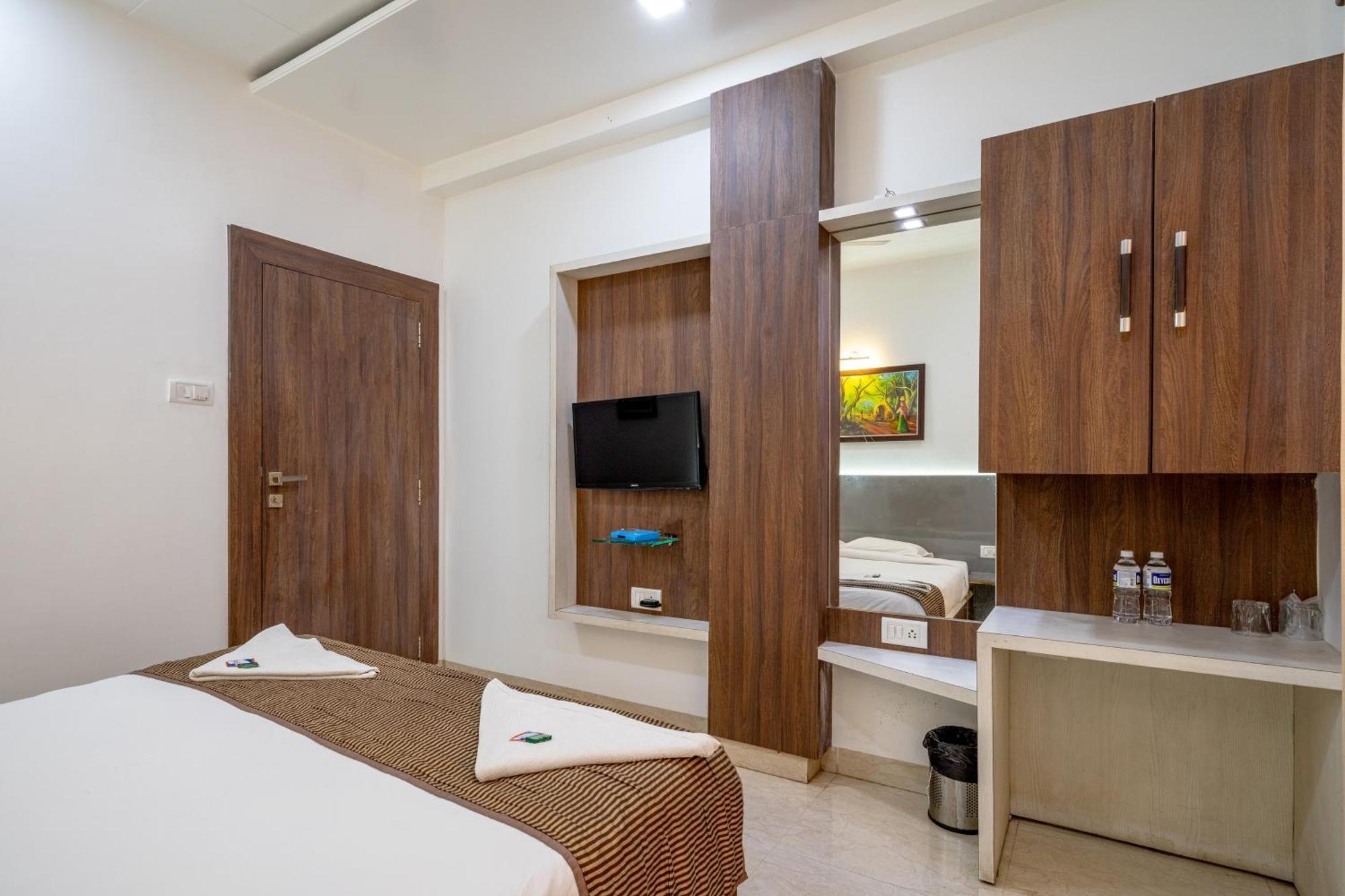 Hotel Darshan Executive Tuljapur Exterior photo
