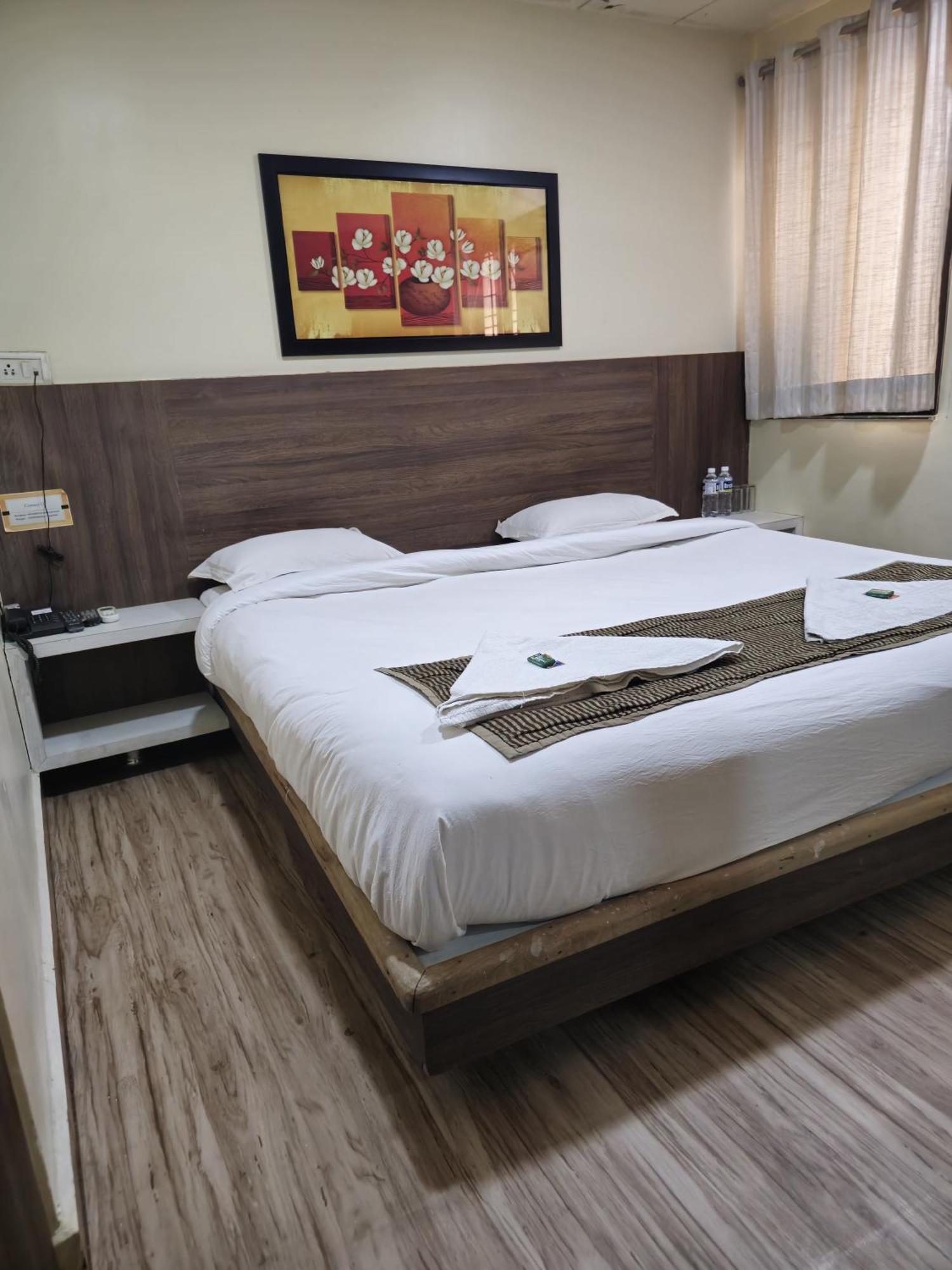 Hotel Darshan Executive Tuljapur Exterior photo
