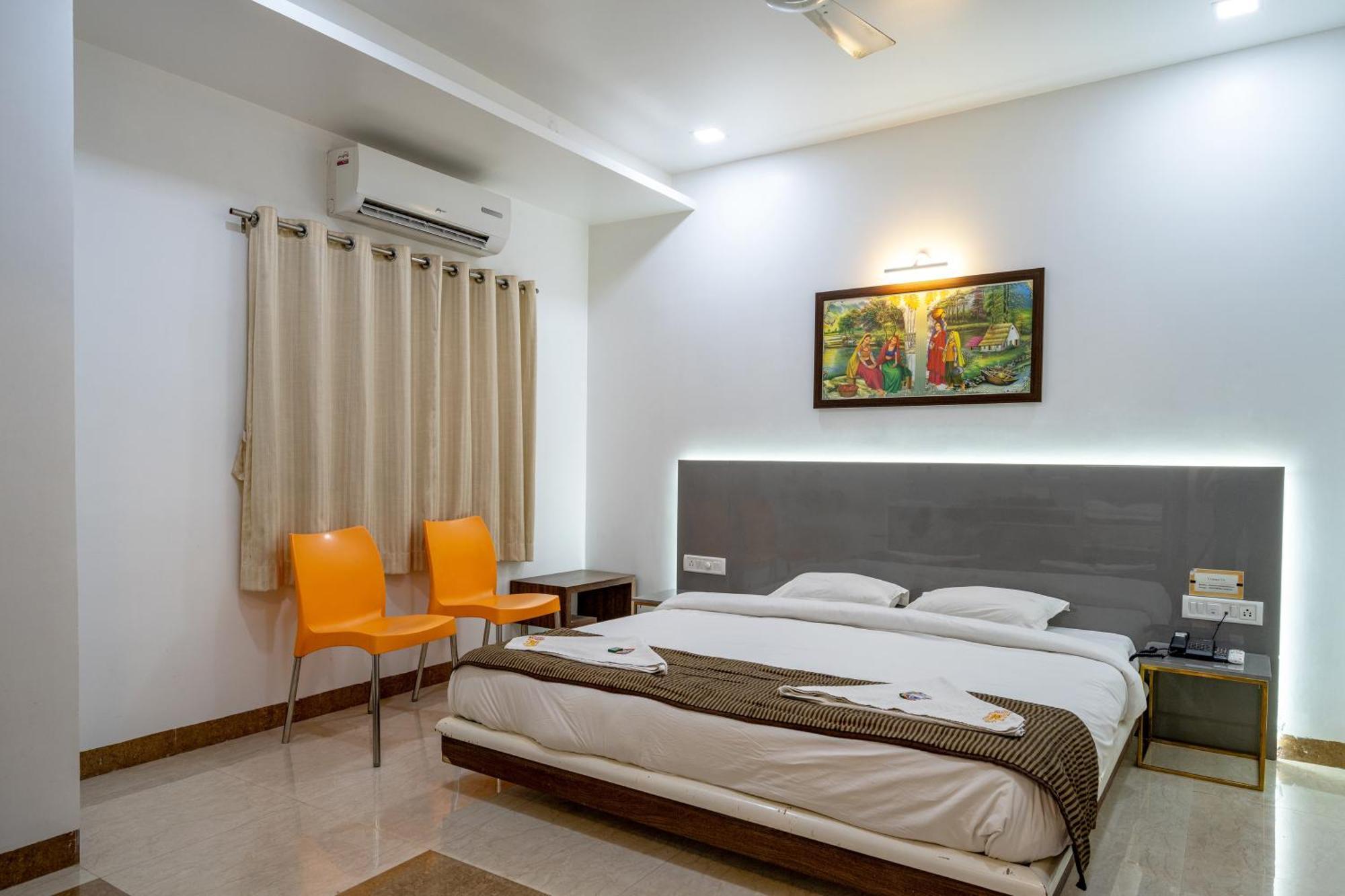 Hotel Darshan Executive Tuljapur Exterior photo