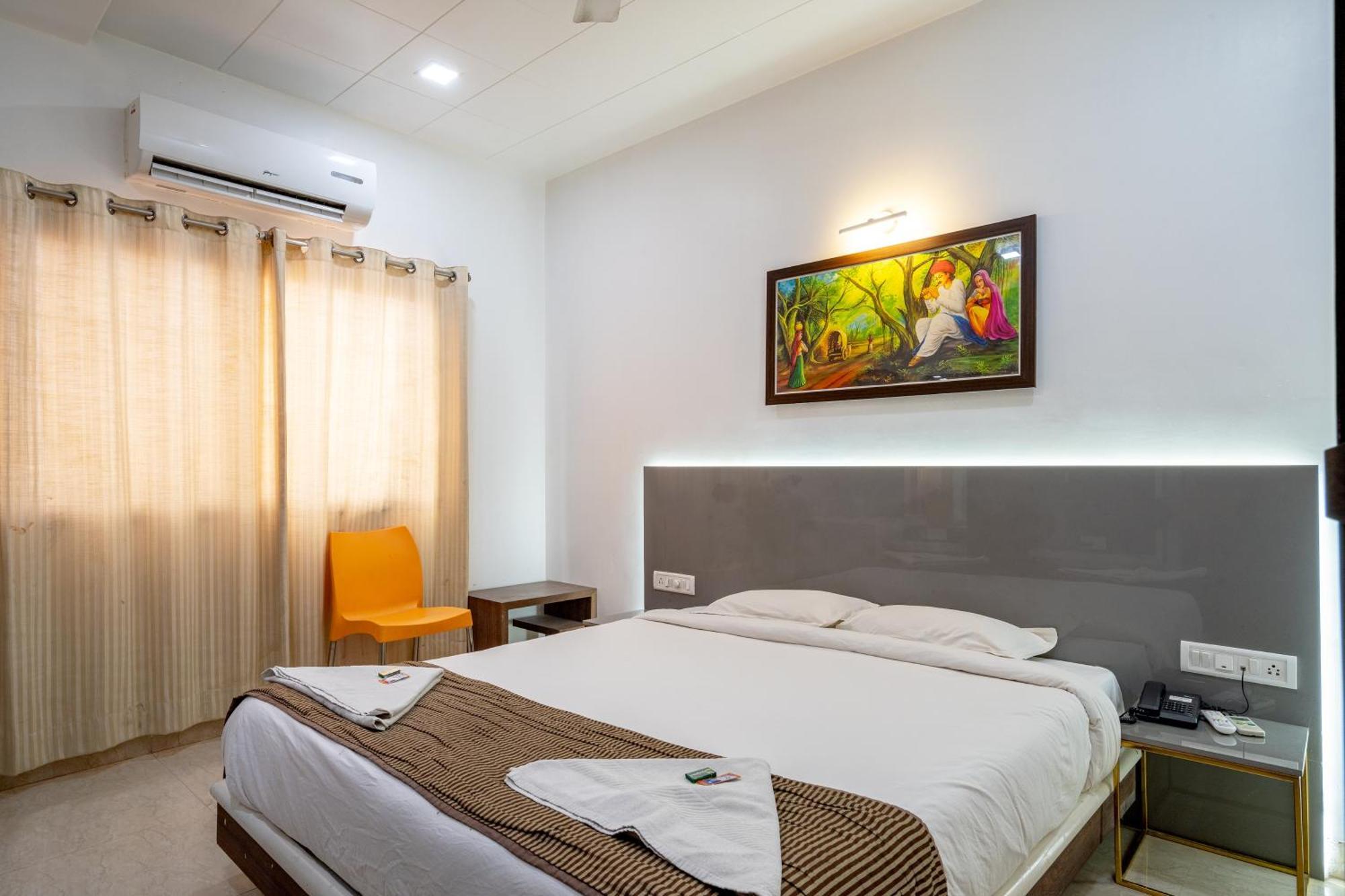Hotel Darshan Executive Tuljapur Exterior photo