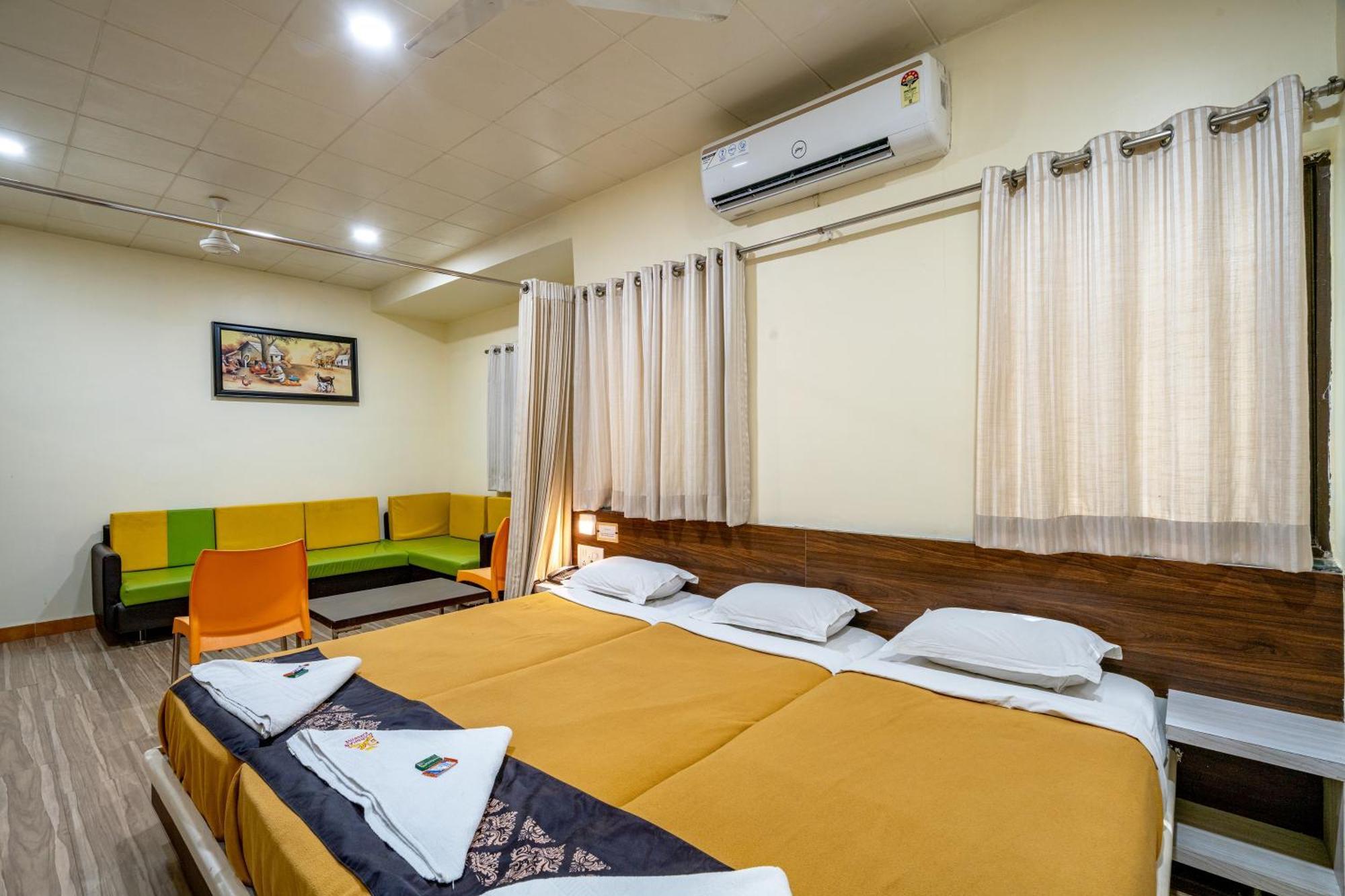 Hotel Darshan Executive Tuljapur Exterior photo