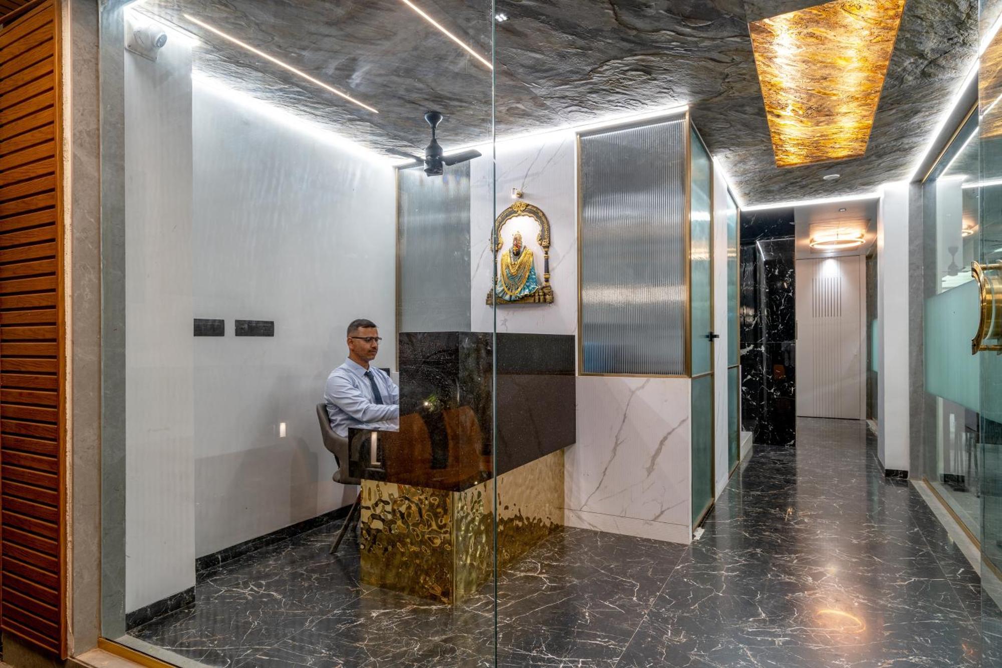 Hotel Darshan Executive Tuljapur Exterior photo