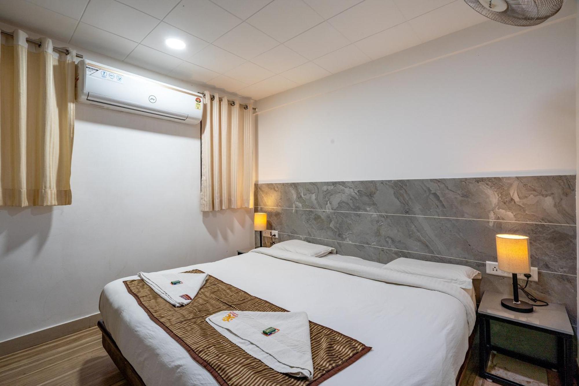 Hotel Darshan Executive Tuljapur Exterior photo
